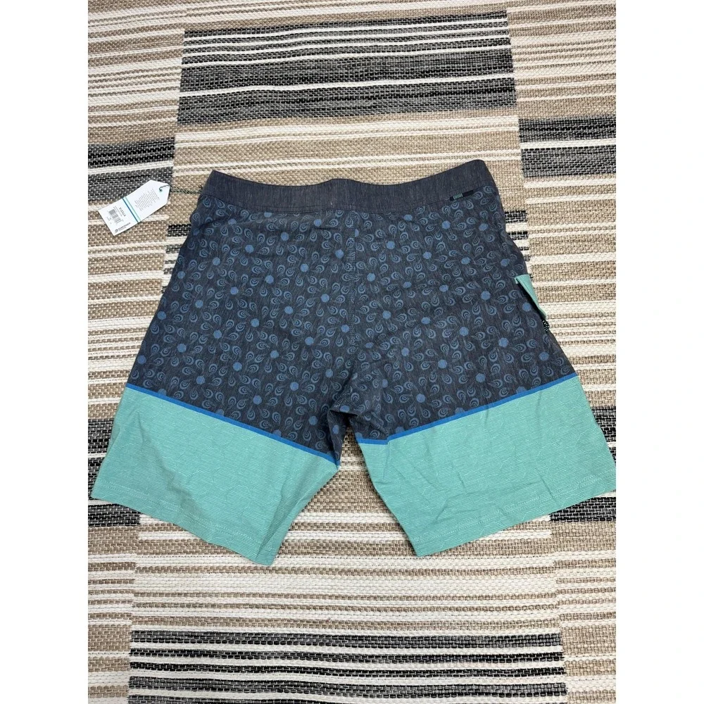 Vissla Surfrider 20 Board Shorts Mens 34 Blue Paisley Surf Beach Trunks Vacation